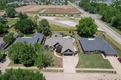 View/Area - 9503 E 112th Pl S, Bixby, OK 74008 photo 1 of 4