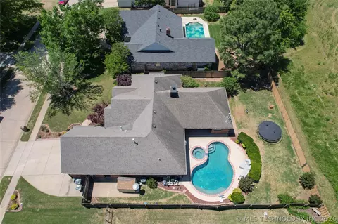 View/Area - 9503 E 112th Pl S, Bixby, OK 74008 photo 2 of 4