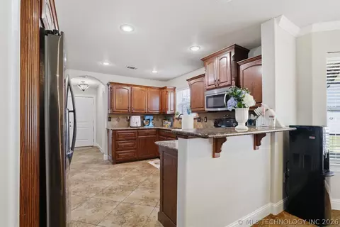 Kitchen - 902 Springfield, Durant, OK 74701 photo 1 of 3
