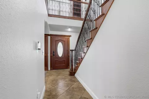 Entry Way - 902 Springfield, Durant, OK 74701 photo 2 of 4