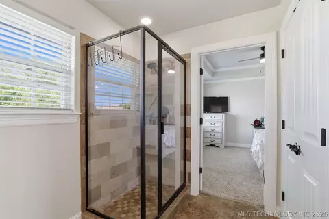 Bath - 902 Springfield, Durant, OK 74701 photo 4 of 6