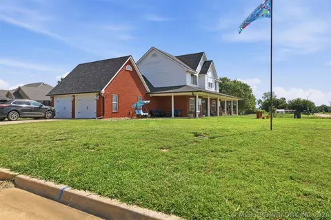 Exterior - 902 Springfield, Durant, OK 74701 photo 2 of 7