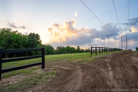 001 S Elwood Ave, Glenpool, OK 74033