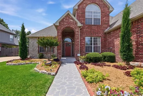 Exterior - 3920 S Sequoia Ave, Broken Arrow, OK 74011 photo 5 of 10