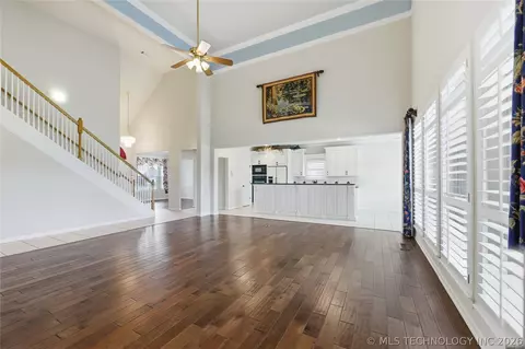 Living - 3920 S Sequoia Ave, Broken Arrow, OK 74011 photo 3 of 4