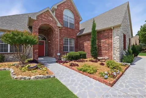 Exterior - 3920 S Sequoia Ave, Broken Arrow, OK 74011 photo 4 of 10