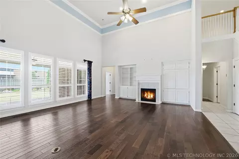 Living - 3920 S Sequoia Ave, Broken Arrow, OK 74011 photo 1 of 4