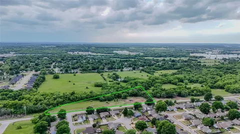 004 S Elwood Ave, Glenpool, OK 74033