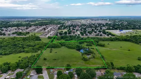 006 S Elwood Ave, Glenpool, OK 74033
