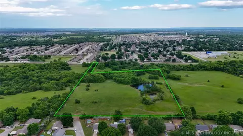 006 S Elwood Ave, Glenpool, OK 74033