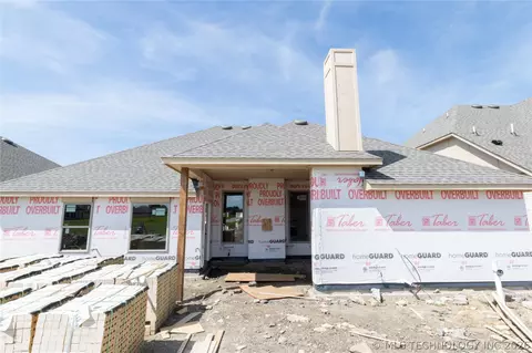 Exterior - 2909 E Northampton St, Broken Arrow, OK 74014 photo 2 of 2