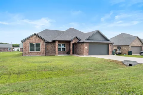 827 S Mckinley Ave, Calera, OK 74730
