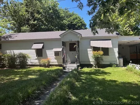 114 S 12 St, Madill, OK 73446