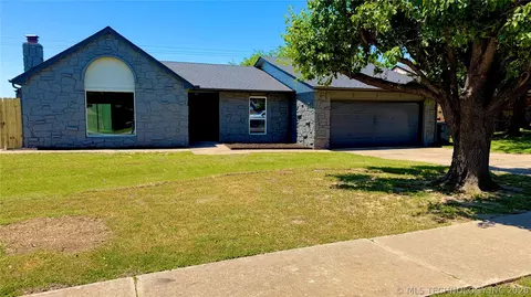 11272 S Franklin Ave, Jenks, OK 74037