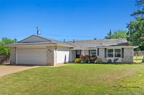 3240 Jefferson Ct, Bartlesville, OK 74006
