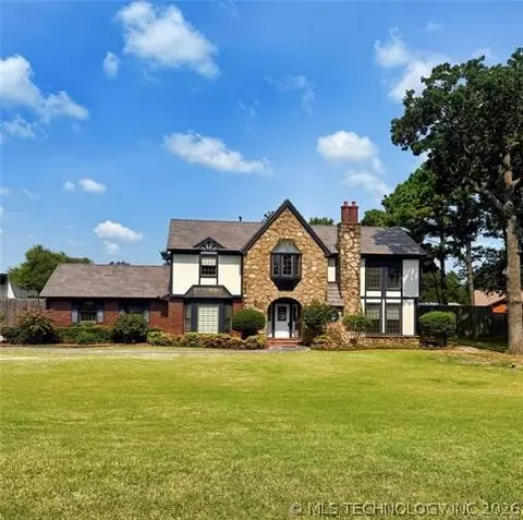 1103 Oakwood Cir, Henryetta, OK 74437