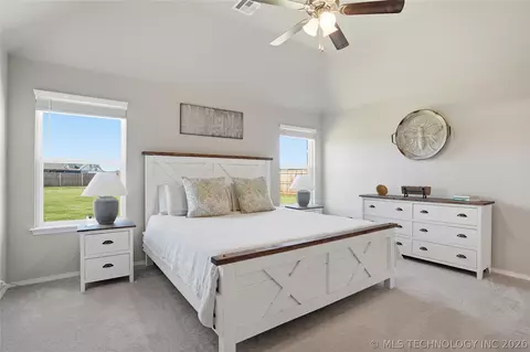 Bedroom - 3456 E 154th St S, Bixby, OK 74008 photo 1 of 7
