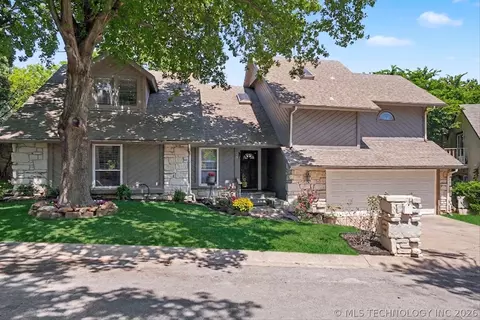 9707 S Lakewood Pl, Tulsa, OK 74137