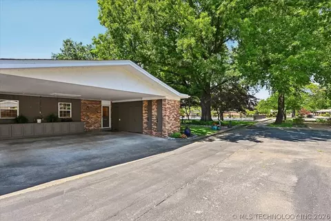 2132 E 59th Place S E2, Tulsa, OK 74105 photo 7
