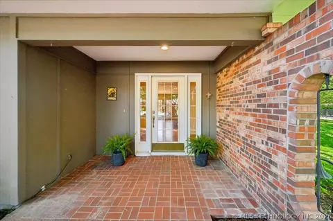 2132 E 59th Place S E2, Tulsa, OK 74105 photo 12
