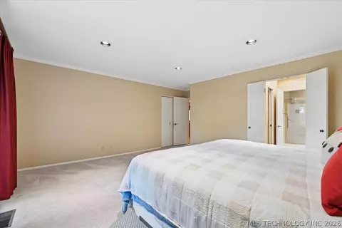 2132 E 59th Place S E2, Tulsa, OK 74105 photo 38