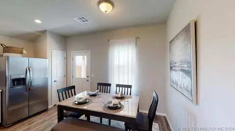 Dining - 1632 E Gary St, Broken Arrow, OK 74012 photo 1 of 2