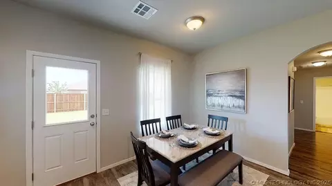 Dining - 1632 E Gary St, Broken Arrow, OK 74012 photo 2 of 2