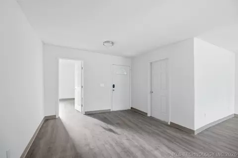 Living - 400 W Tulsa Ave SE, Spavinaw, OK 74366 photo 1 of 8