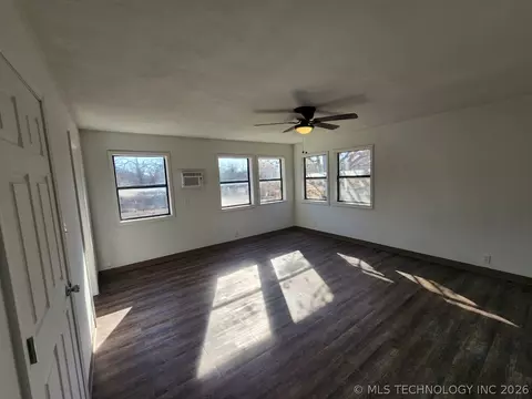 Living - 400 W Tulsa Ave SE, Spavinaw, OK 74366 photo 8 of 8