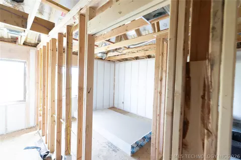 Entry Way - 2917 E Northampton St, Broken Arrow, OK 74014 photo 3 of 4