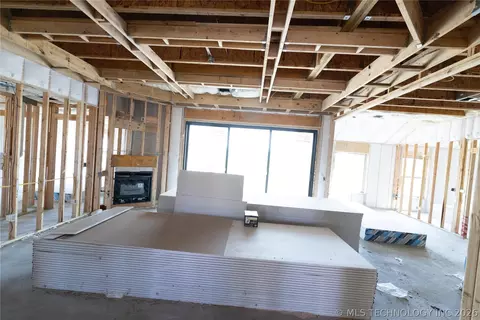 Living - 2917 E Northampton St, Broken Arrow, OK 74014 photo 1 of 1