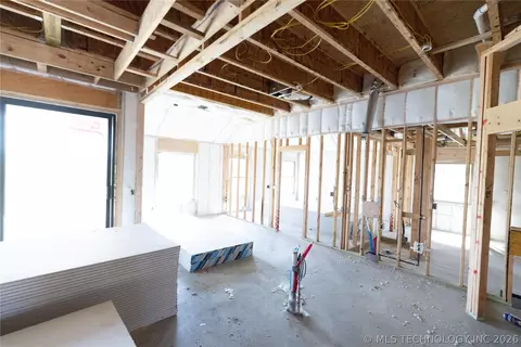 Entry Way - 2917 E Northampton St, Broken Arrow, OK 74014 photo 1 of 4
