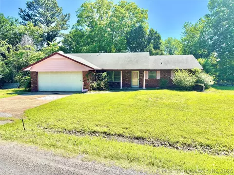 902 N Broadway St, Stigler, OK 74462