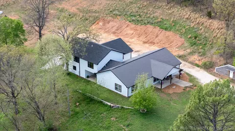 69999 E 152, Wyandotte, OK 74370