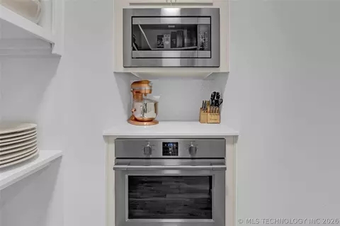 Kitchen - 1433 E 37th Pl, Tulsa, OK 74105 photo 7 of 8