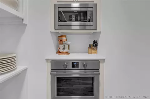 Kitchen - 1433 E 37th Pl, Tulsa, OK 74105 photo 6 of 7