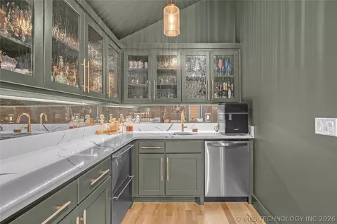 Kitchen - 1433 E 37th Pl, Tulsa, OK 74105 photo 7 of 7