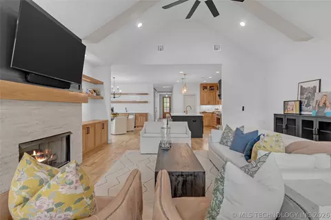 Living - 1433 E 37th Pl, Tulsa, OK 74105 photo 5 of 5