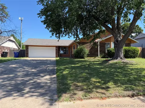 1312 W Gulfport Pl, Broken Arrow, OK 74011