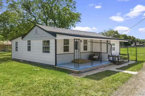 282353 E 1800 Rd, Comanche, OK 73529