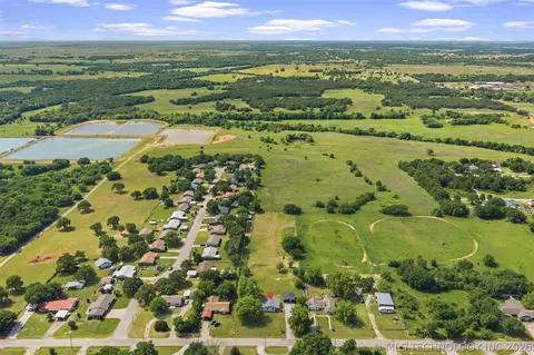 View/Area - 282353 E 1800 Rd, Comanche, OK 73529 photo 3 of 6