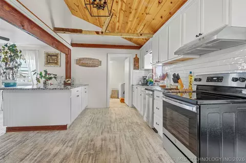 Kitchen - 282353 E 1800 Rd, Comanche, OK 73529 photo 1 of 7