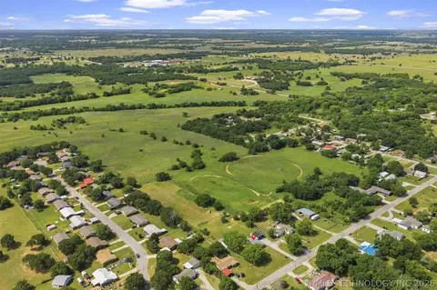 View/Area - 282353 E 1800 Rd, Comanche, OK 73529 photo 2 of 6