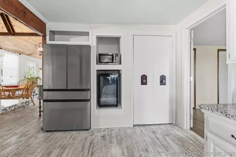 Kitchen - 282353 E 1800 Rd, Comanche, OK 73529 photo 4 of 7