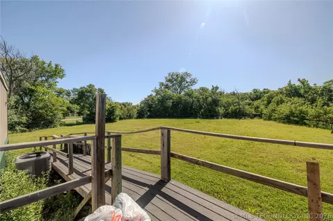 320 E 10th St, Okemah, OK 74859 photo 25