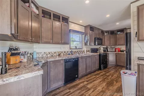 320 E 10th St, Okemah, OK 74859 photo 12