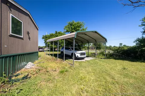 320 E 10th St, Okemah, OK 74859 photo 29