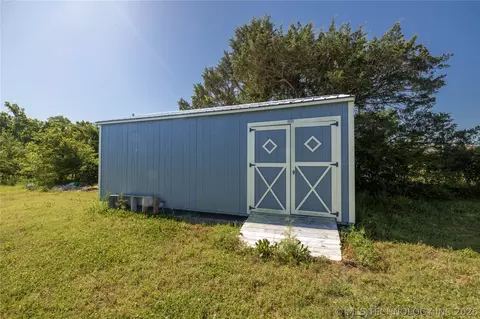 320 E 10th St, Okemah, OK 74859 photo 28