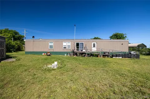 320 E 10th St, Okemah, OK 74859