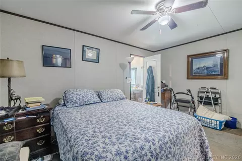 320 E 10th St, Okemah, OK 74859 photo 15